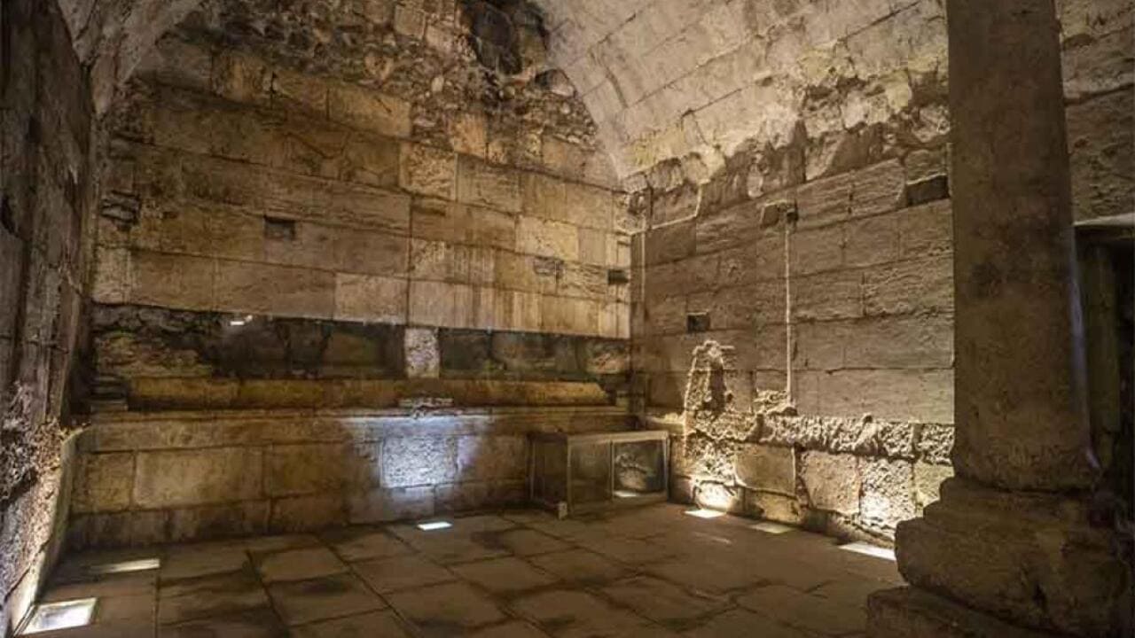 The Second Temple Unveiling Sacred Spaces Beneath Jerusalem’s Stones