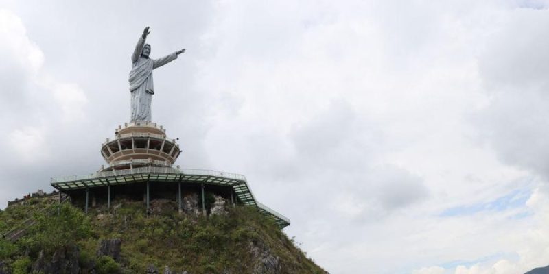 Photo: The Blessing of Jesus Christ statue located at Puncak Buntu Burake, Tana Toraja, South Sulawesi Province, Indonesia. (Agency via Getty Images)
